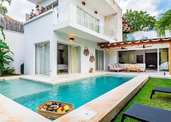 Ek'balam & Flamingo, Luxury Villas, Private Pool, Private Garden, Jacuzzi, 24h Security